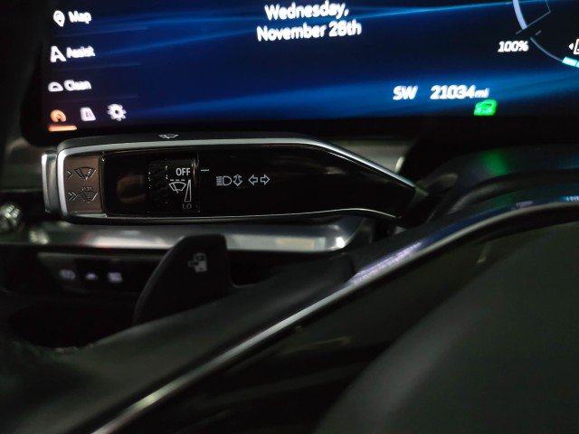 Used 2024 Cadillac Lyriq Luxury image 22