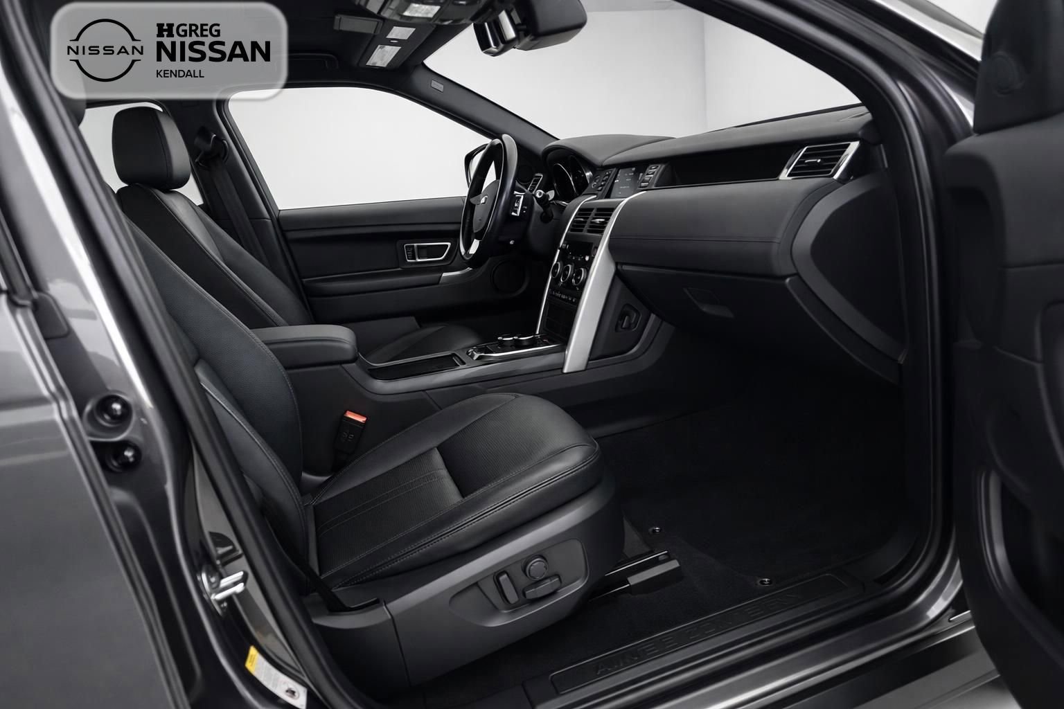 Used 2019 Land Rover Discovery Sport SE AWD/4WD image 11