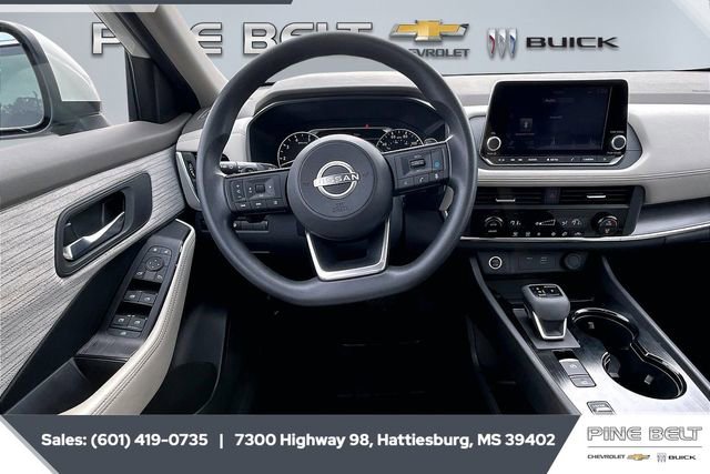 Used 2023 Nissan Rogue SV image 5