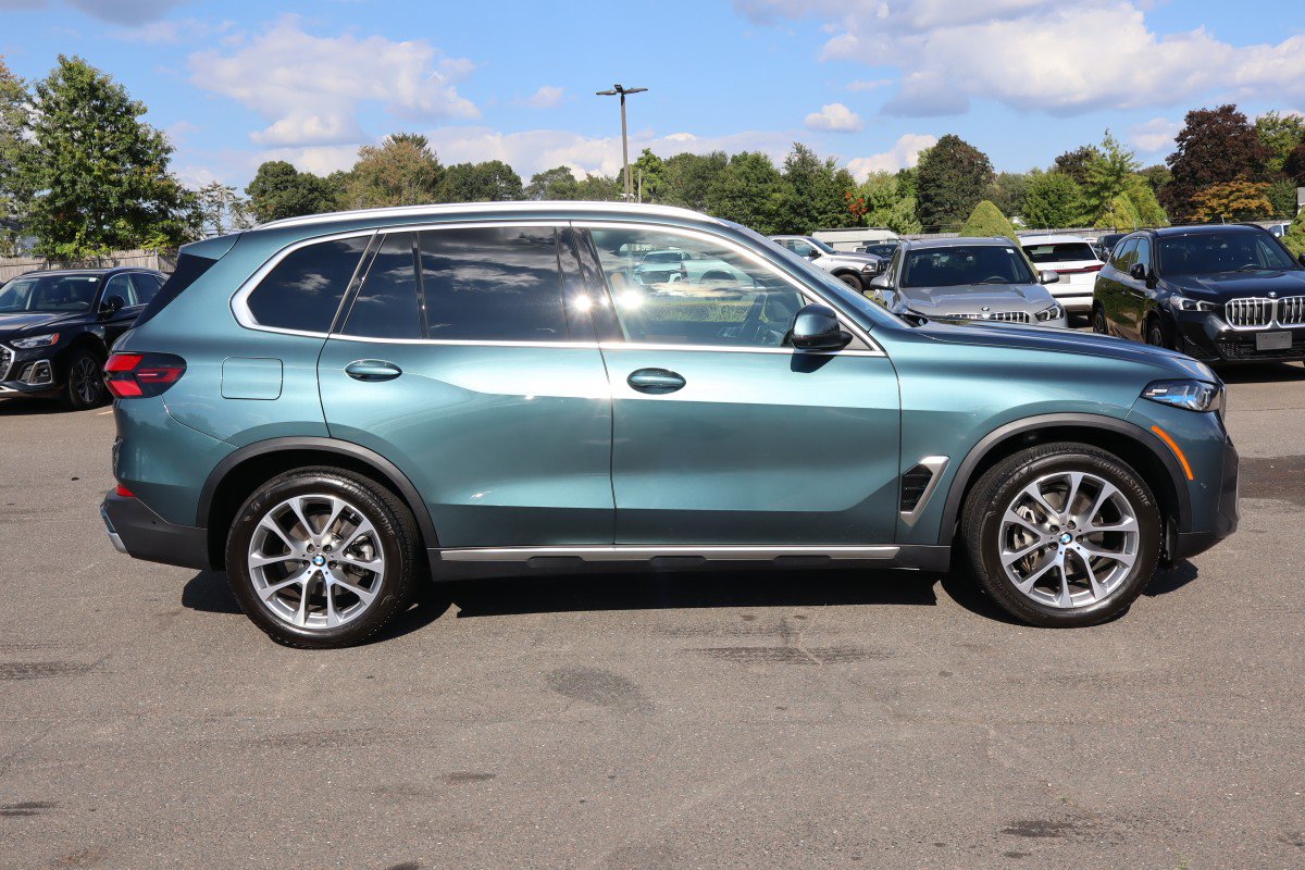 Used 2025 BMW X5 xDrive40i image 4