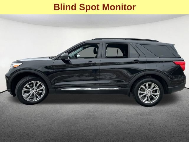 Used 2023 Ford Explorer XLT w/ Equipment Group 202A image 6