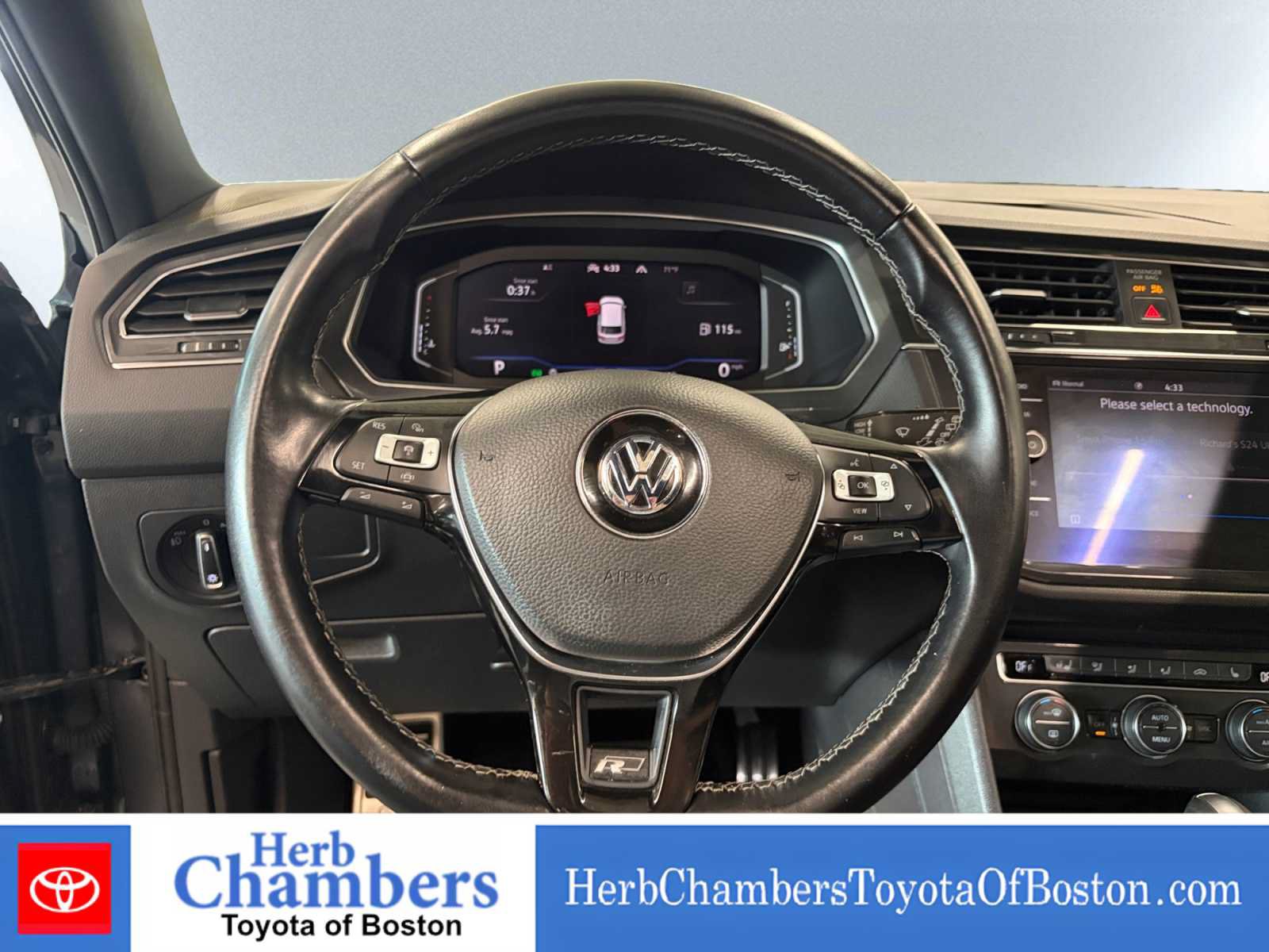 Used 2021 Volkswagen Tiguan SEL Premium R-Line AWD/4WD image 16