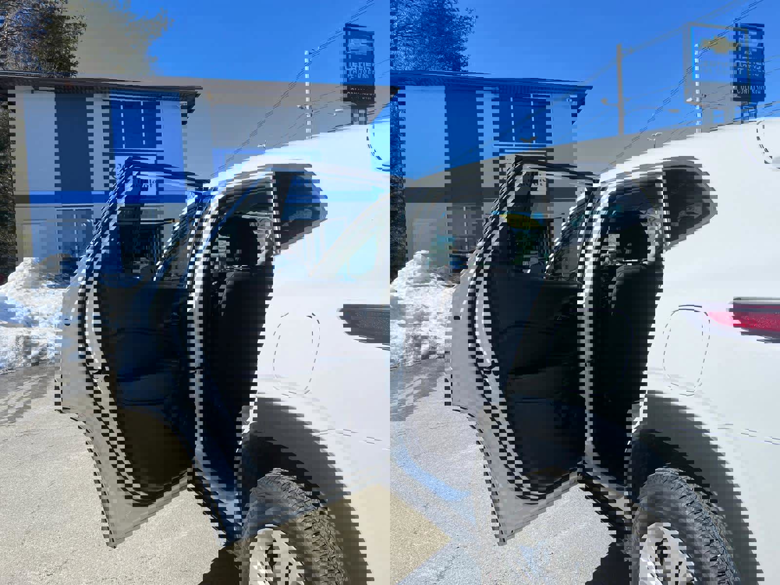 Certified 2024 Chevrolet Trax LS FWD image 32