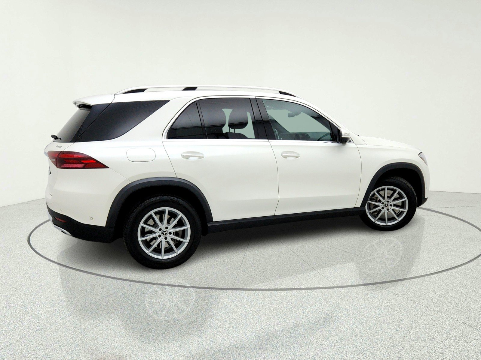 Used 2024 Mercedes-Benz GLE 450e 4MATIC image 8