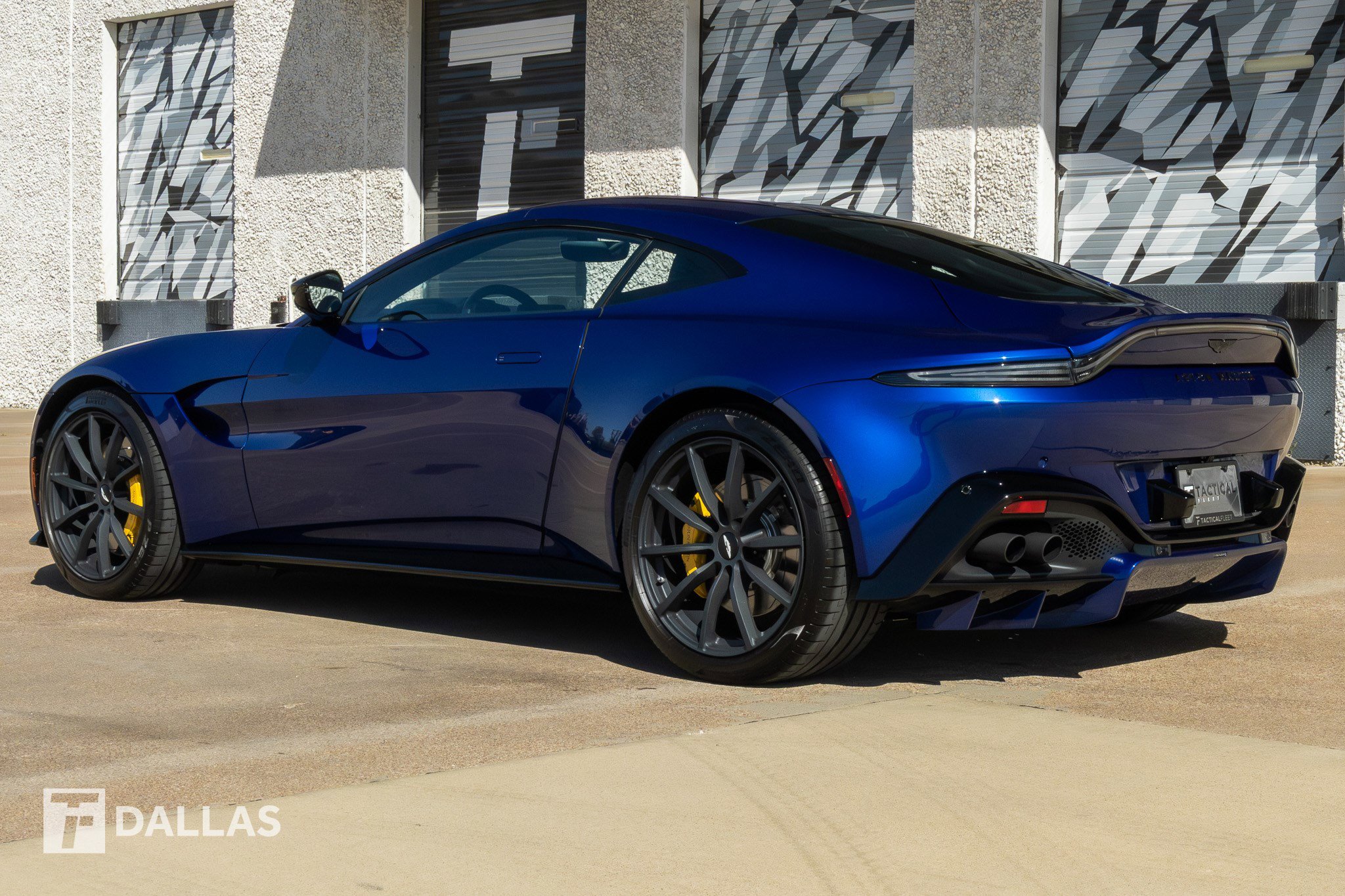 Used 2023 Aston Martin V8 Vantage Coupe image 10