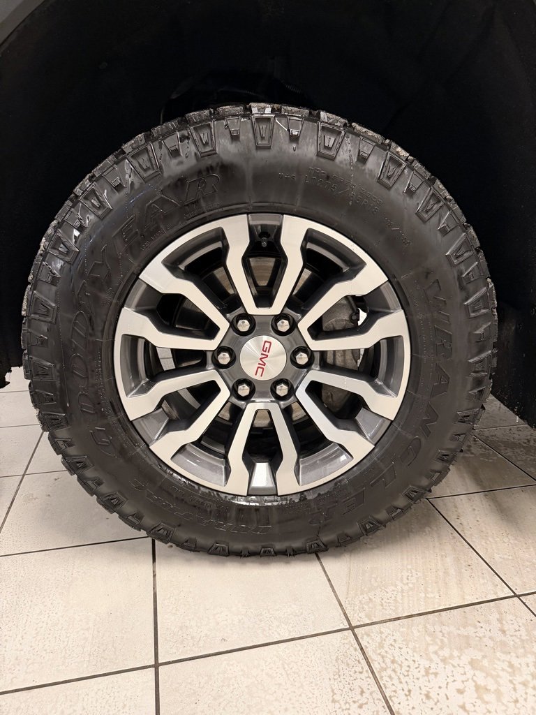 Certified 2022 GMC Sierra 1500 AT4 w/ AT4 Preferred Package image 27