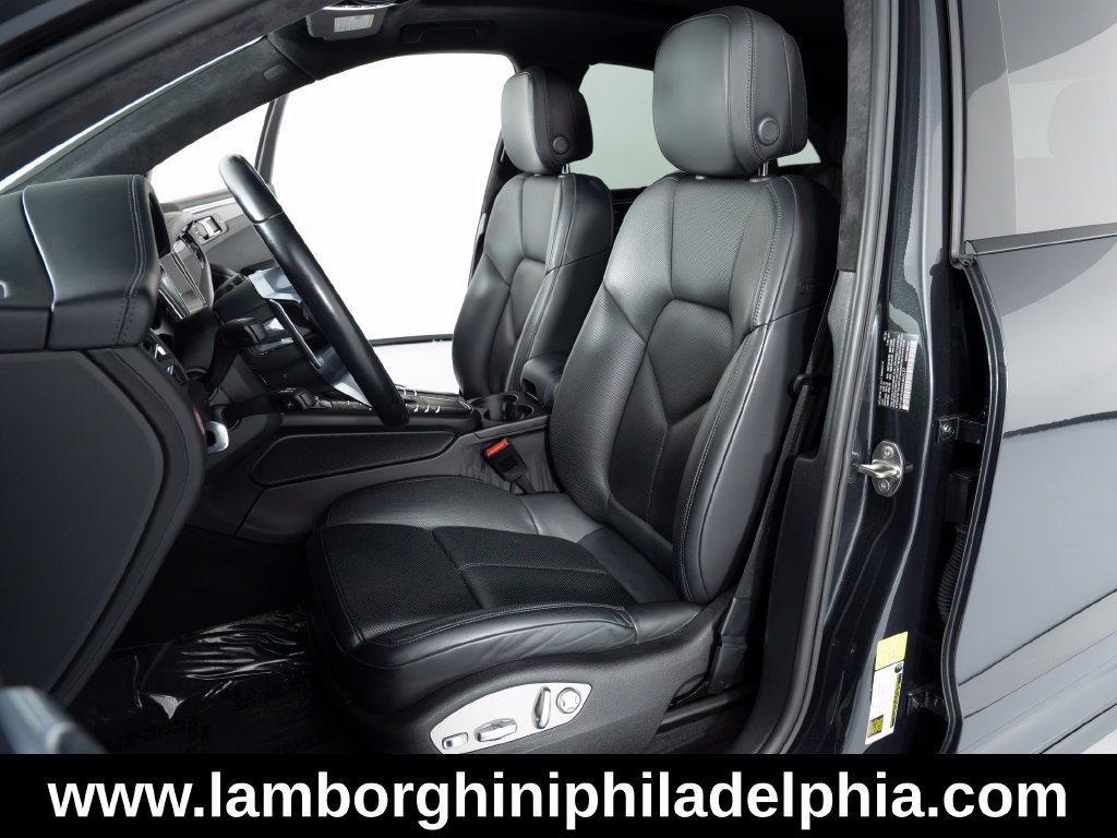 Used 2021 Porsche Macan Turbo AWD/4WD image 10