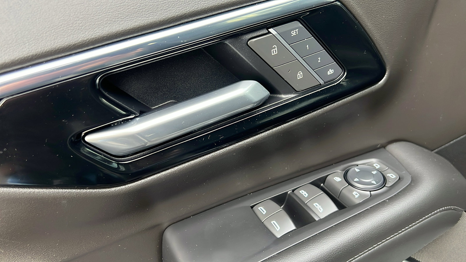 Certified 2025 Chevrolet Tahoe Z71 w/ Comfort Package image 21