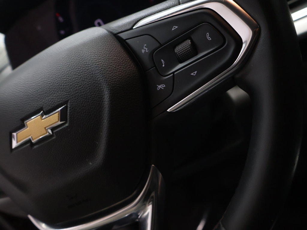 Used 2024 Chevrolet Trax LT w/ LT Convenience Package FWD image 17