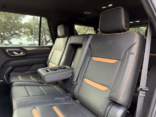 Used 2021 GMC Yukon AT4 w/ Technology Package AWD/4WD image 18