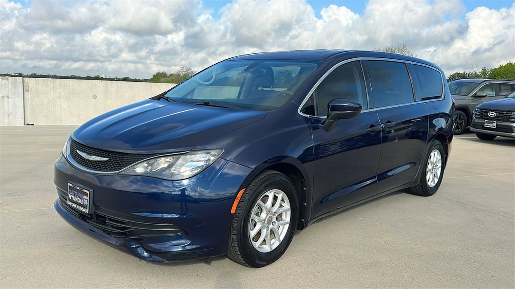 Used 2017 Chrysler Pacifica LX image 8