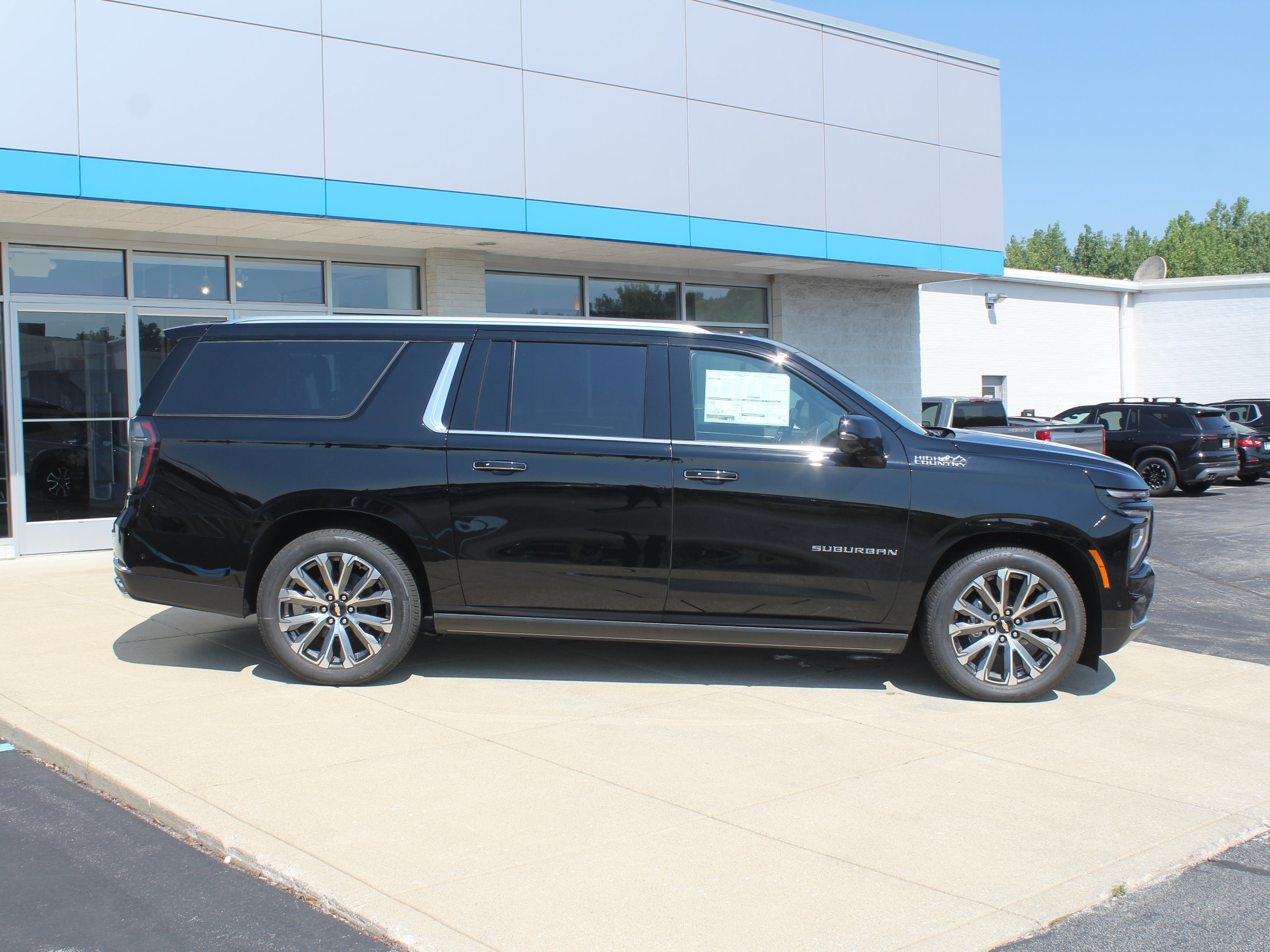 New 2026 Chevrolet Suburban High Country AWD/4WD image 3
