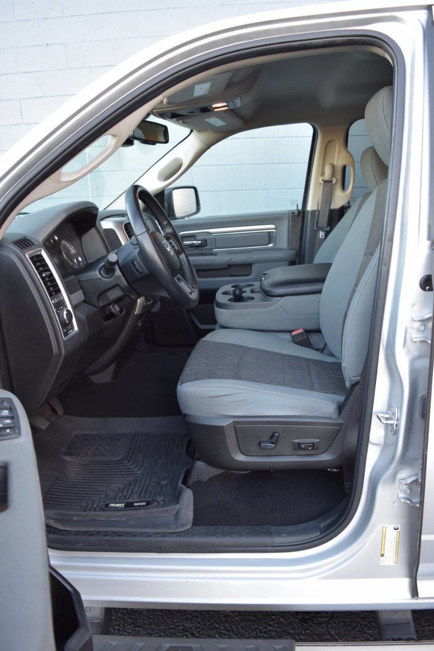 Used 2019 RAM 1500 Classic SLT w/ Luxury Group image 20