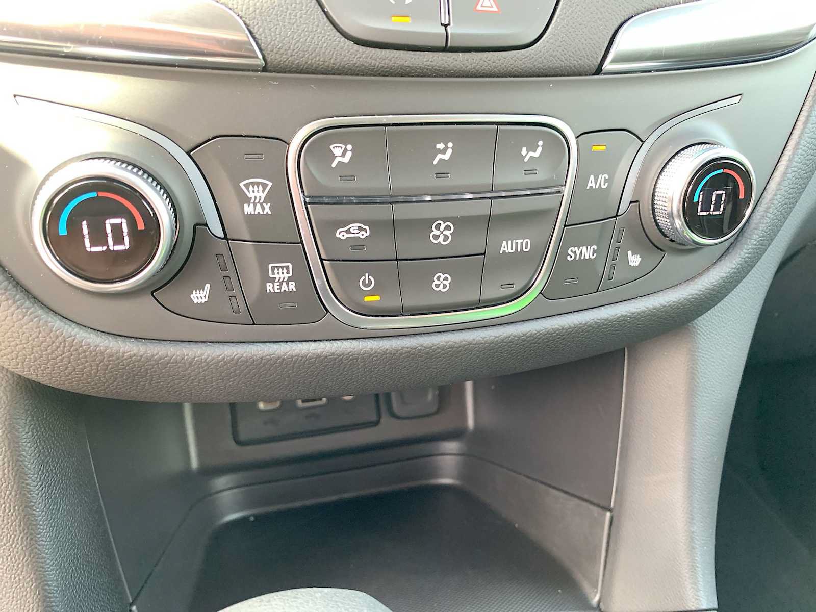 Certified 2024 Chevrolet Equinox LT AWD/4WD image 17