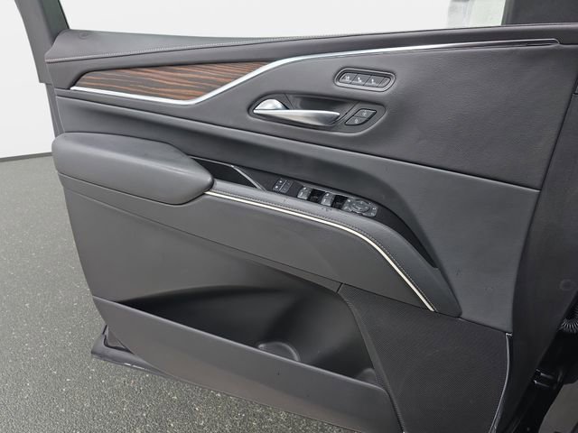 Used 2022 Cadillac Escalade Premium Luxury image 27