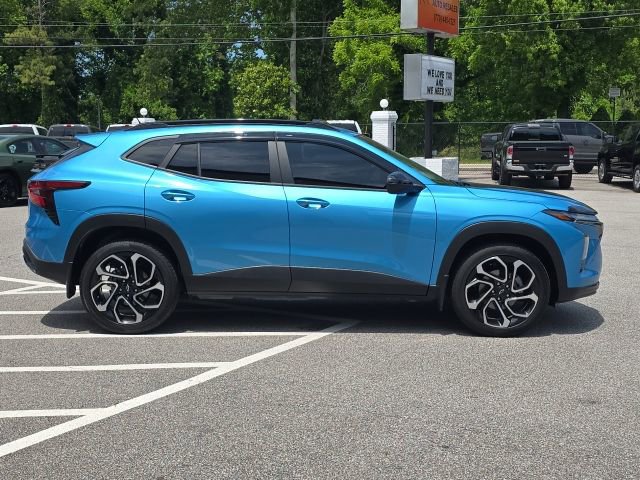 Used 2025 Chevrolet Trax RS w/ Sunroof Package FWD image 6