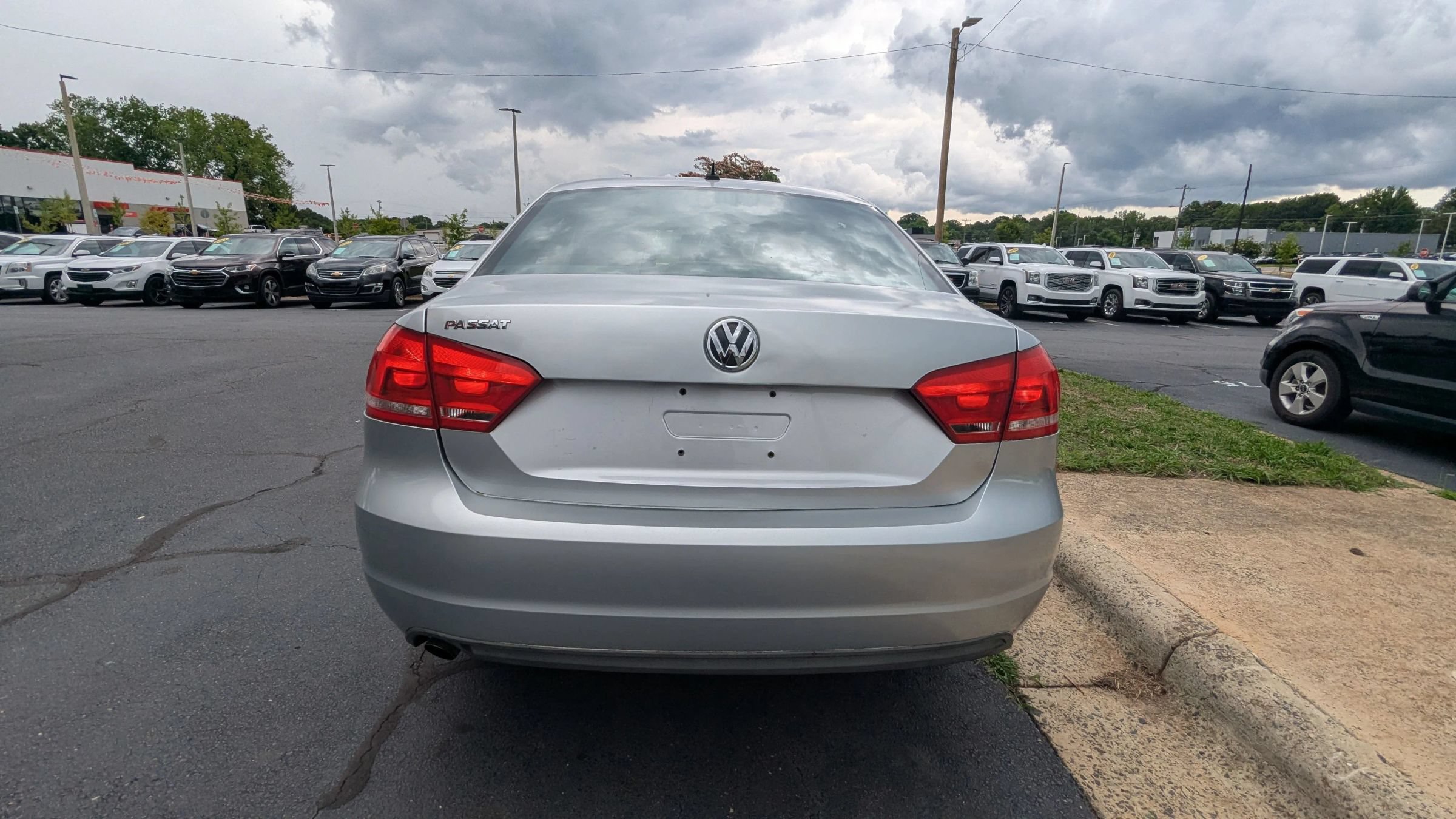 Used 2014 Volkswagen Passat 2.5 S FWD image 6