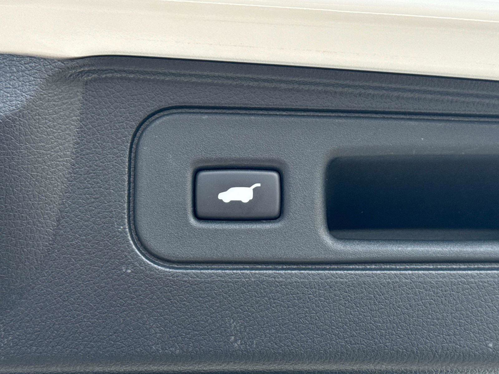 Used 2023 Honda Passport EX-L image 12