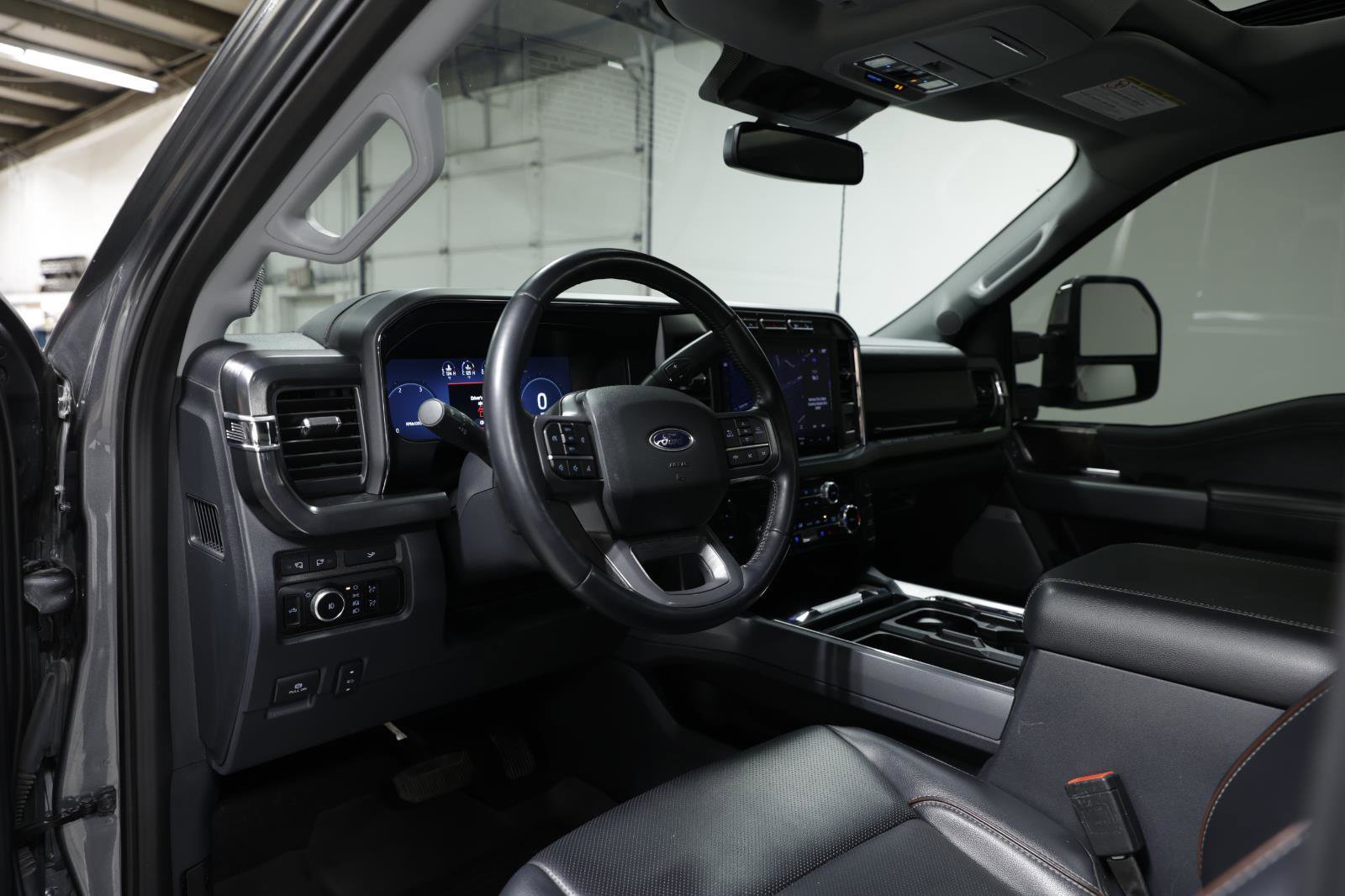 Used 2024 Ford F350 Lariat w/ Chrome Package image 26