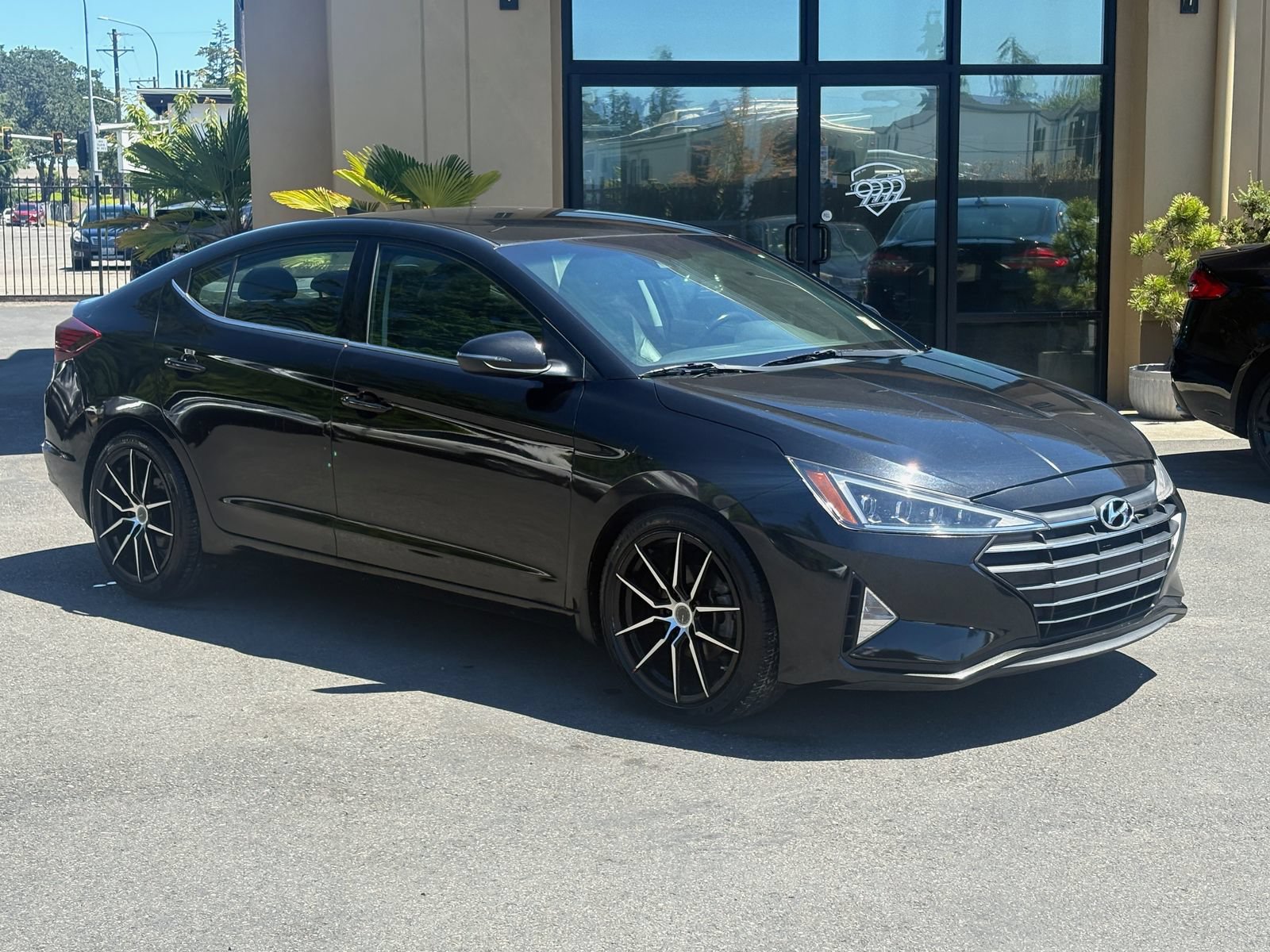 Used 2020 Hyundai Elantra Limited w/ Cargo Package (C1)