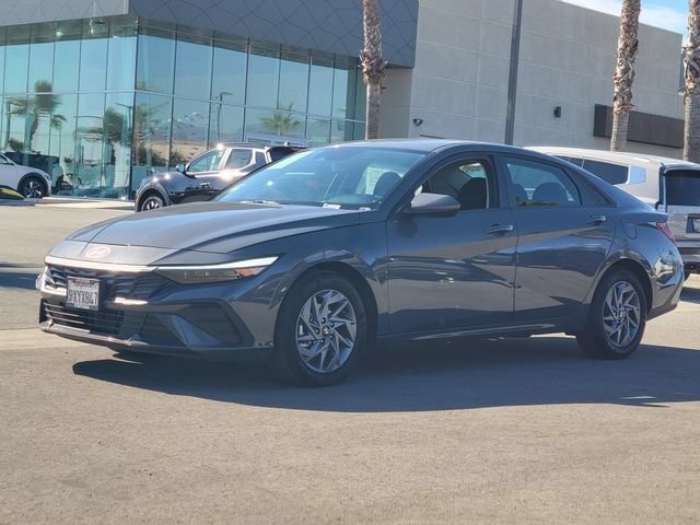 Certified 2026 Hyundai Elantra Hybrid FWD image 2