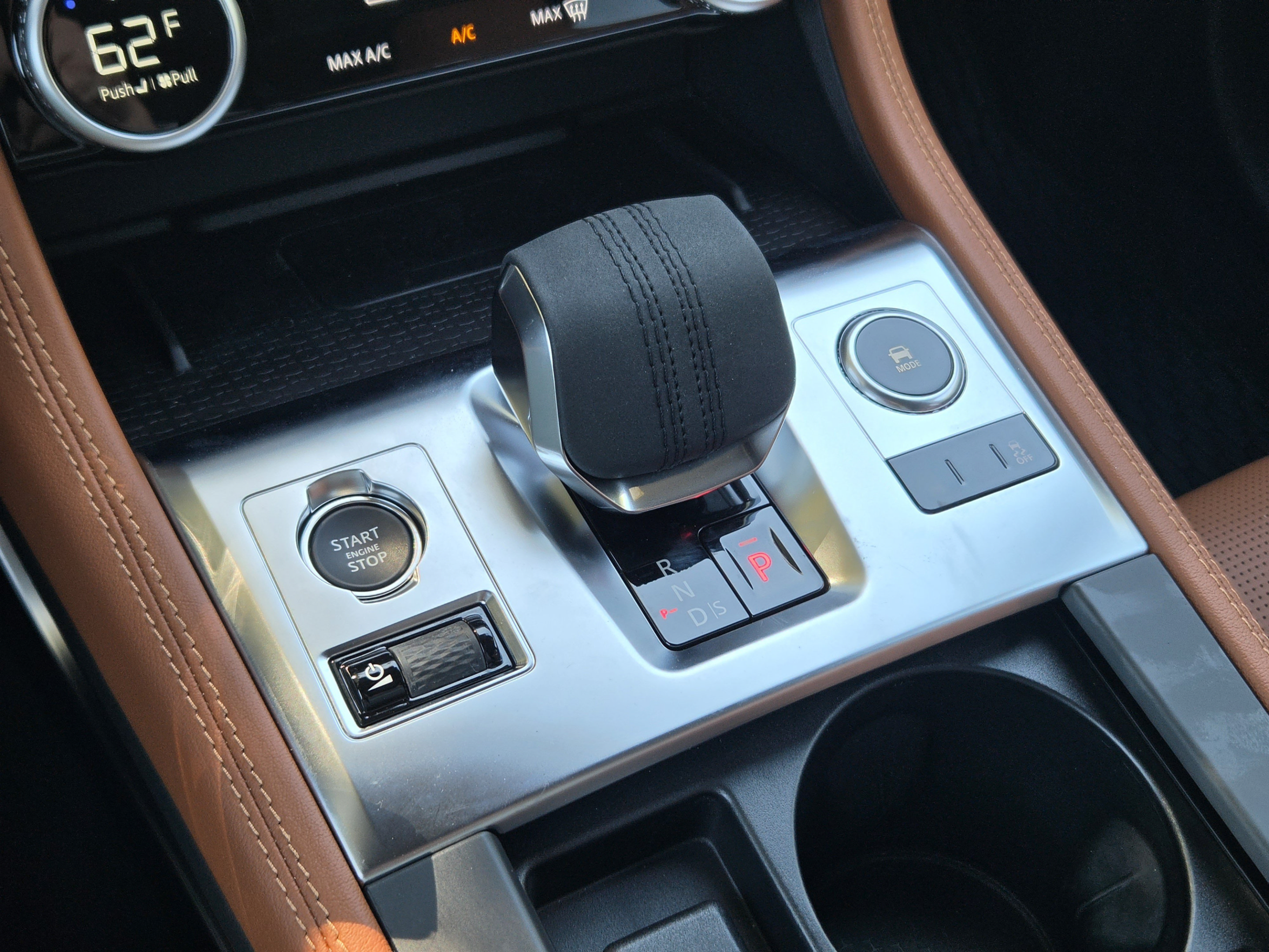 Used 2025 Jaguar F-PACE R-Dynamic S AWD/4WD image 16