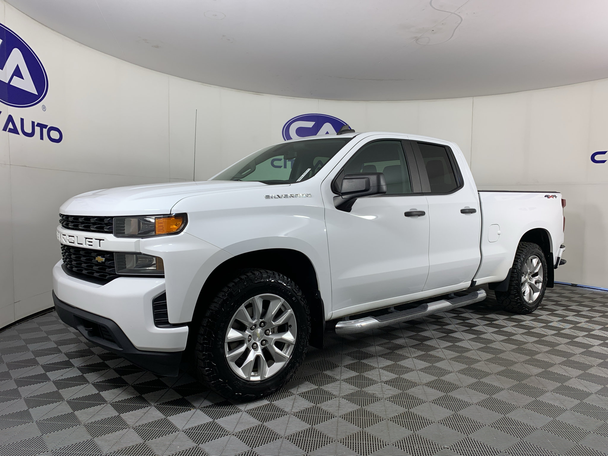 Used 2020 Chevrolet Silverado 1500 Custom w/ Custom Value Package AWD/4WD image 6