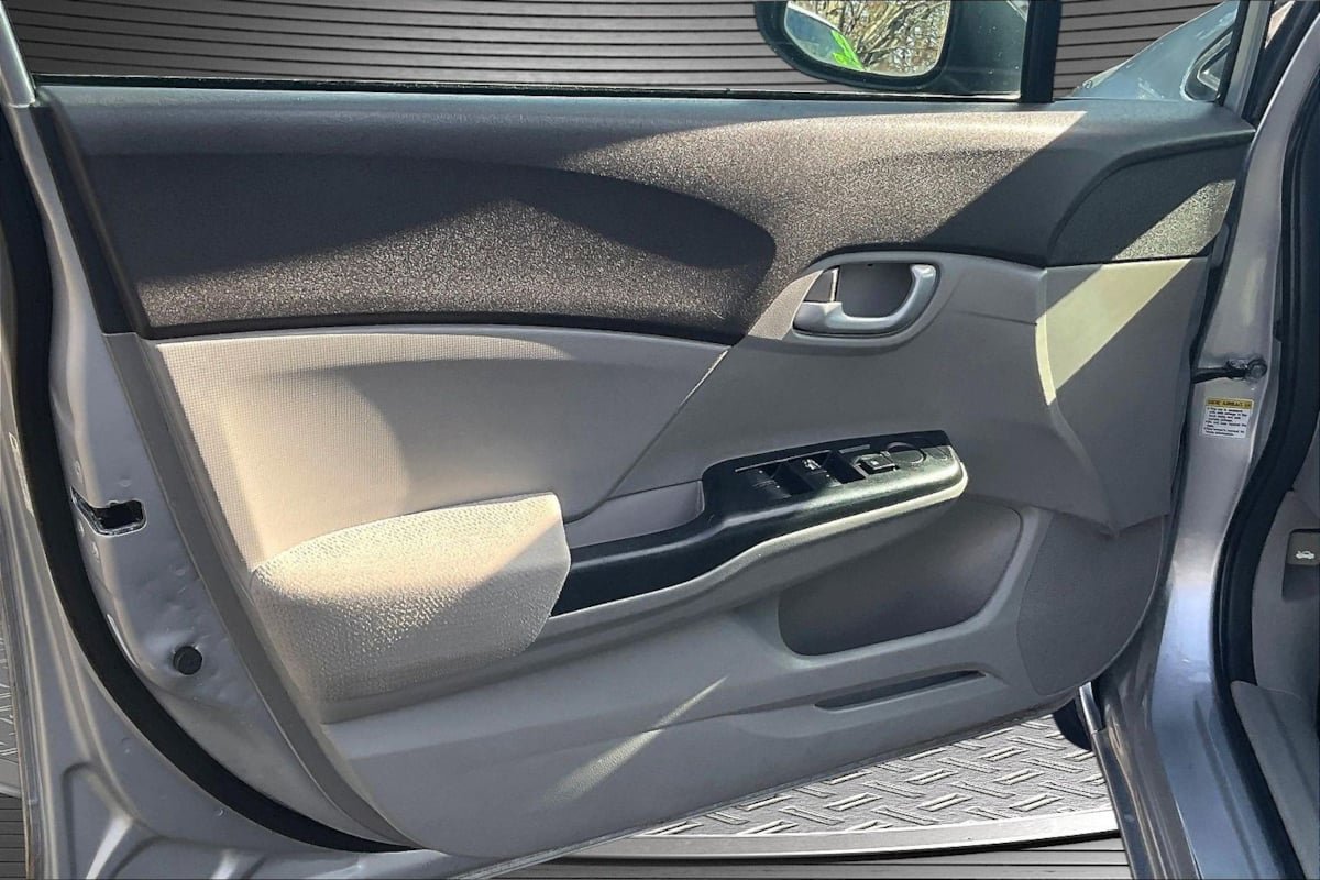 Used 2012 Honda Civic DX image 19