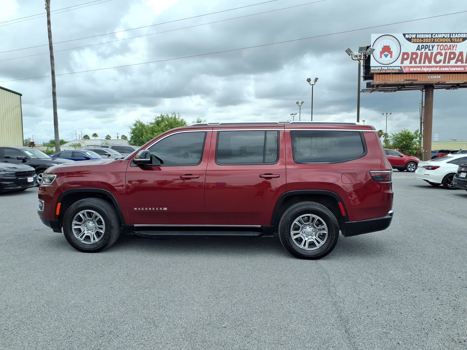 Used 2023 Jeep Wagoneer 2WD image 5