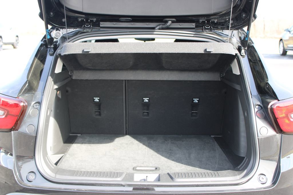 Used 2025 Chevrolet Trax LT image 14