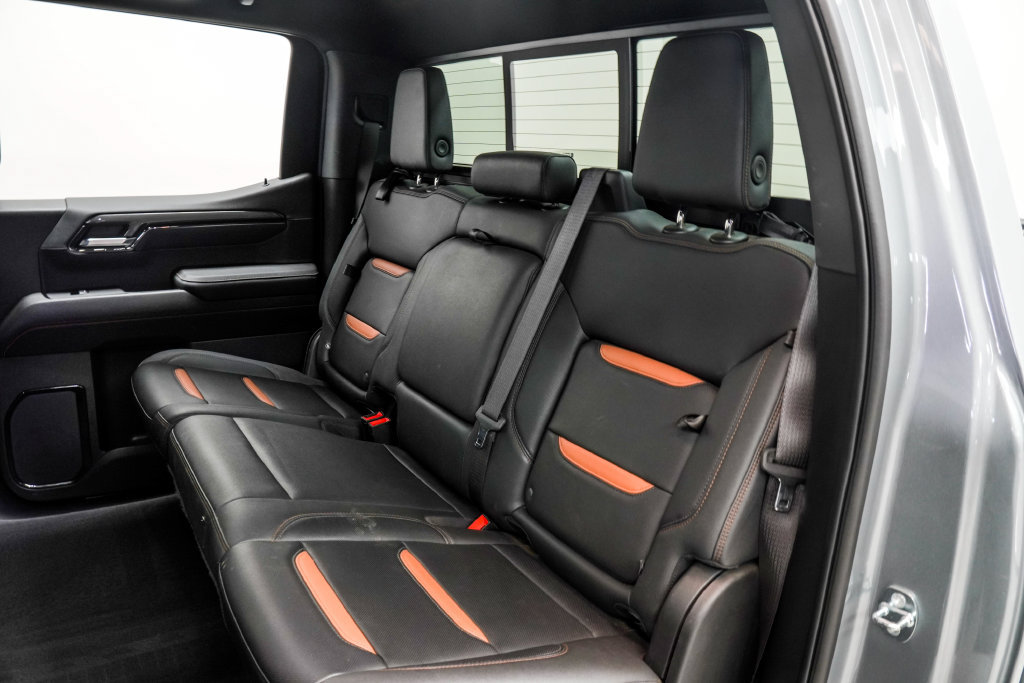 Used 2023 GMC Sierra 1500 AT4 w/ Technology Package AWD/4WD image 18