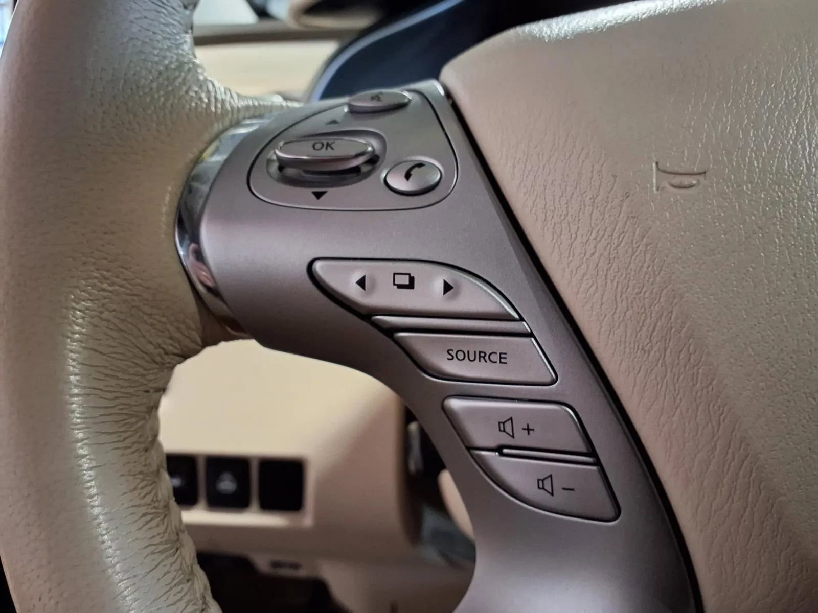 Used 2015 Nissan Murano Platinum w/ Platinum Technology Package AWD/4WD image 23