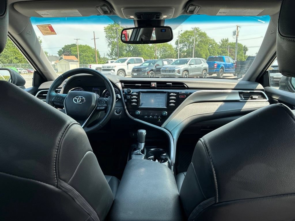 Used 2018 Toyota Camry SE w/ Moonroof Package FWD image 43