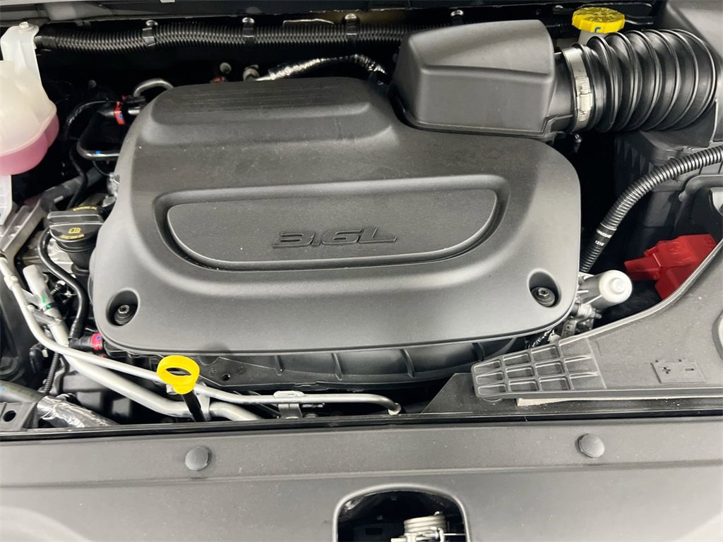 New 2025 Chrysler Voyager LX image 24