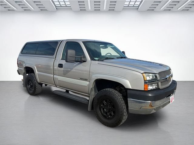 Used 2004 Chevrolet Silverado 2500 LS AWD/4WD image 2