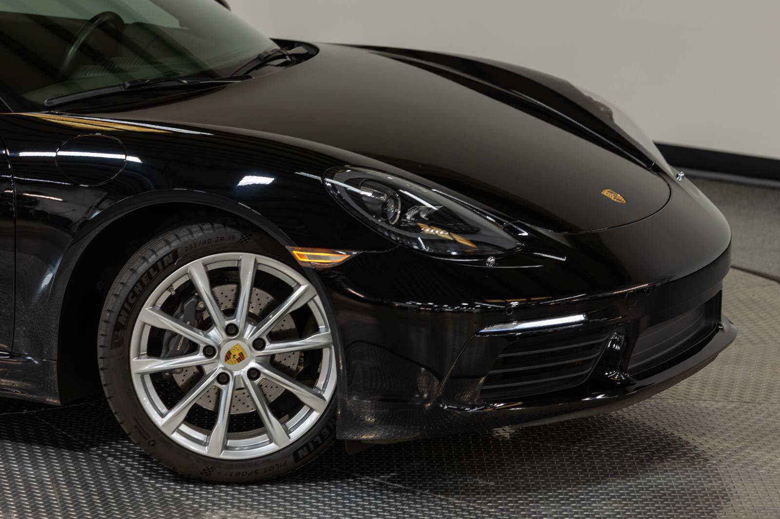Used 2018 Porsche 718 Cayman RWD image 26
