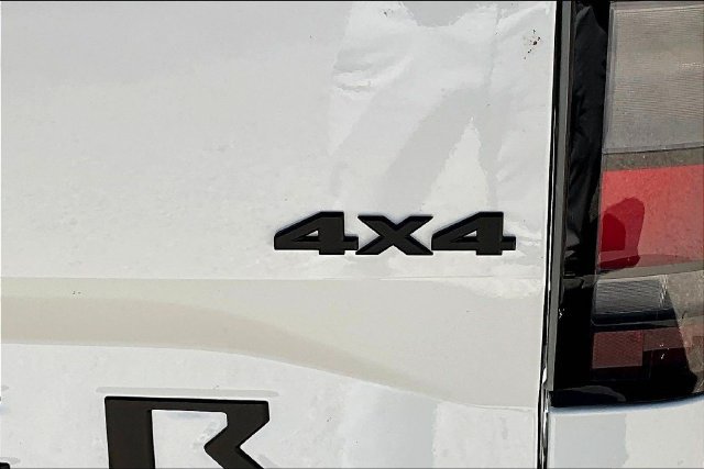 New 2026 Nissan Frontier SV w/ All-Weather Content Package AWD/4WD image 8