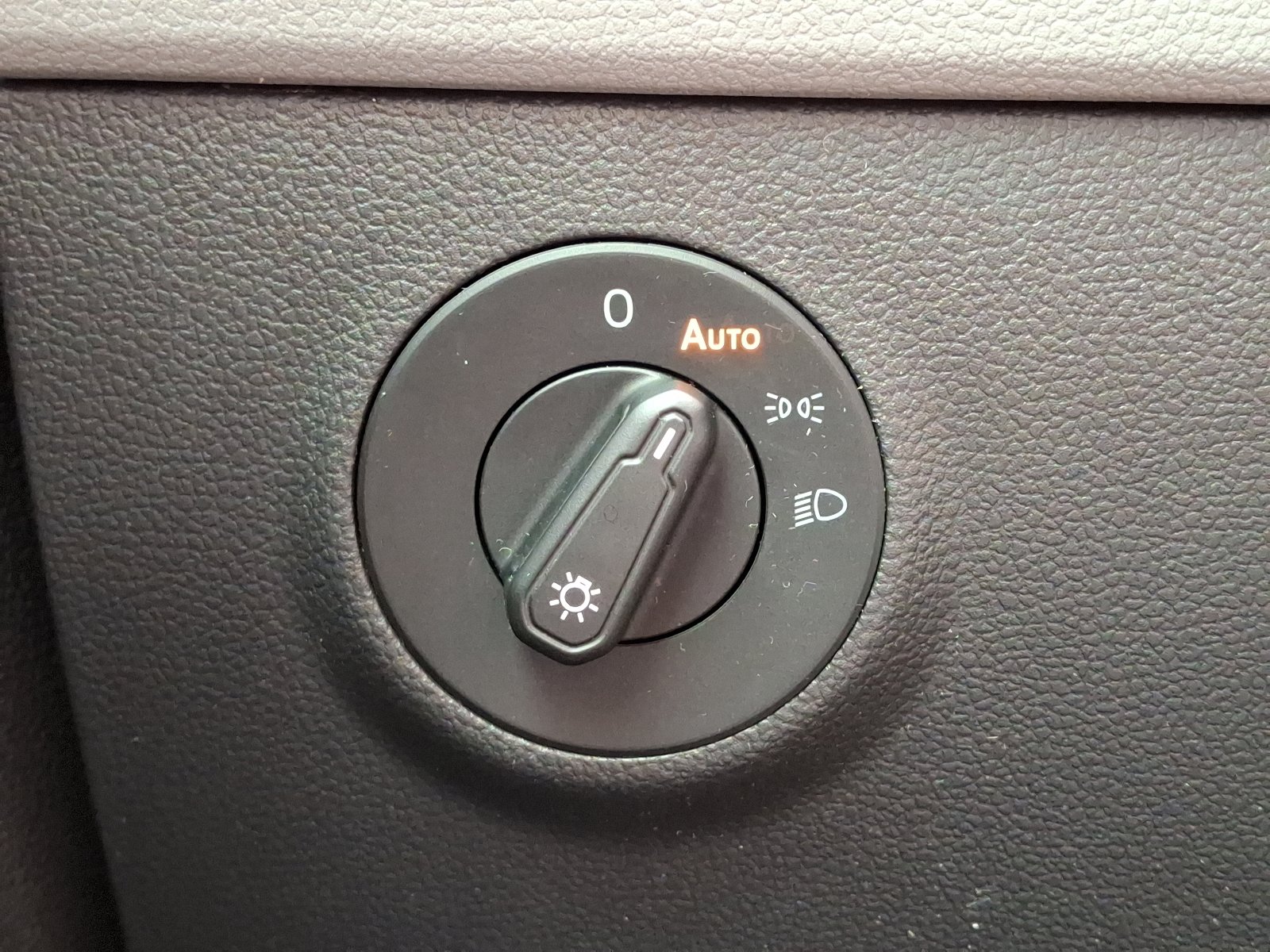 Certified 2022 Volkswagen Taos S image 25