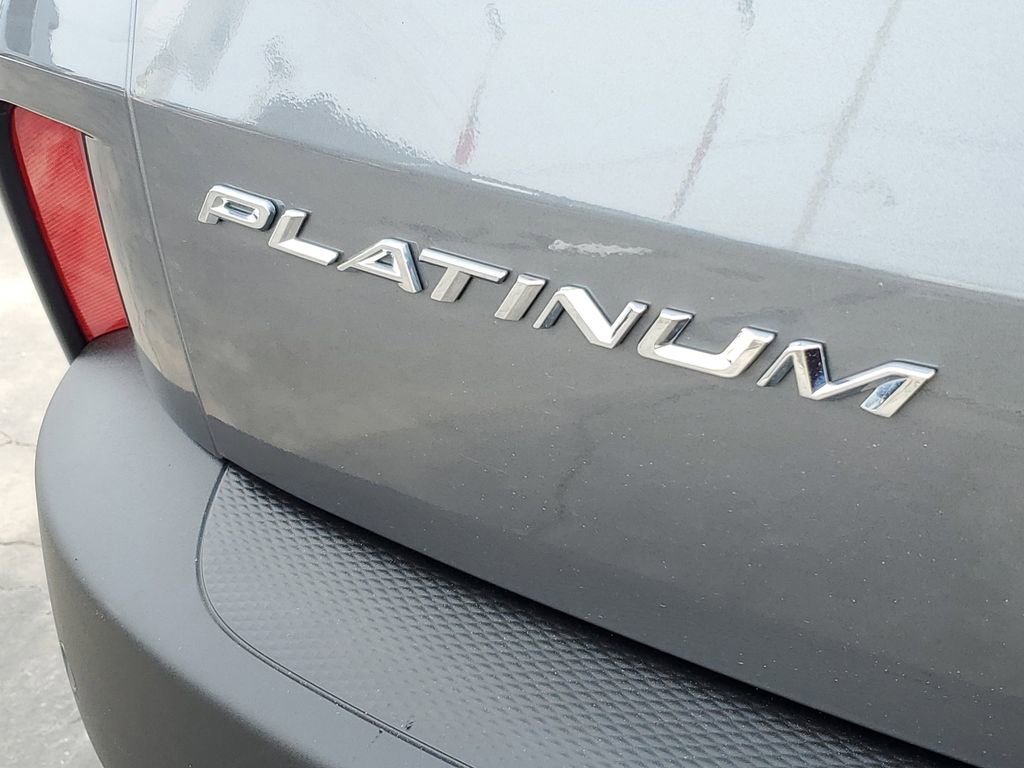 Certified 2025 Ford Escape Platinum image 35