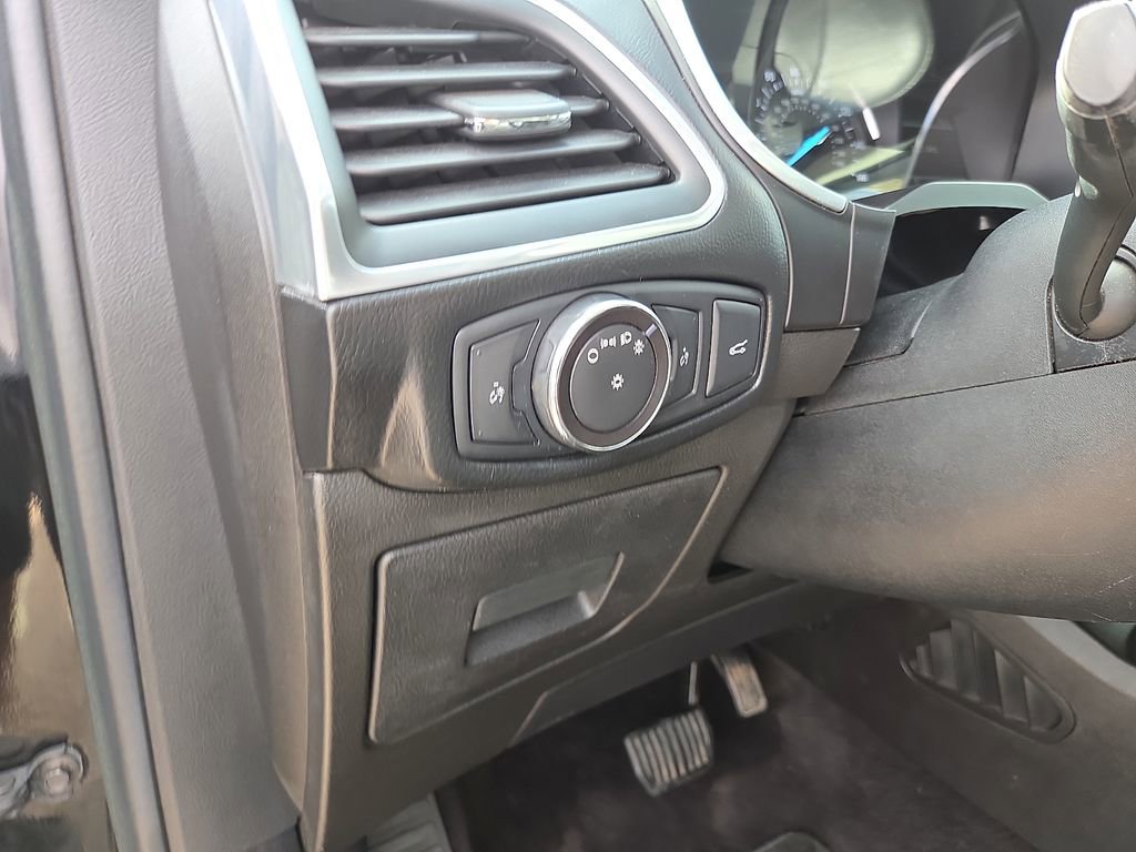 Used 2017 Ford Edge Titanium w/ Equipment Group 301A image 17
