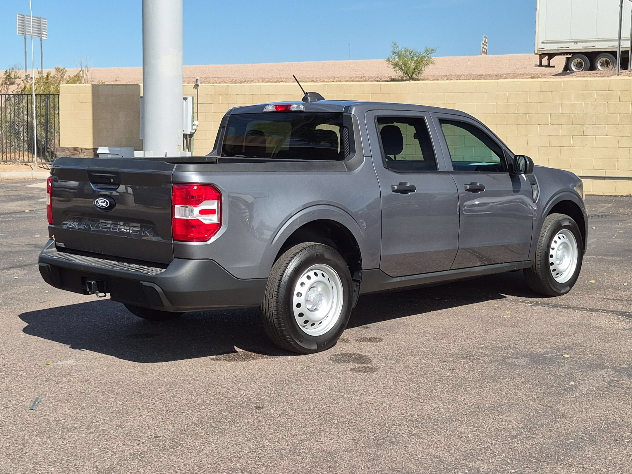 Certified 2025 Ford Maverick XL FWD image 5