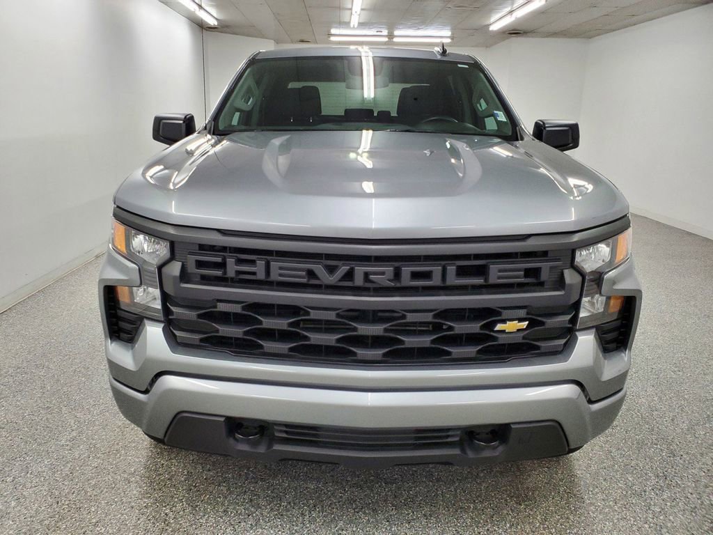 Used 2024 Chevrolet Silverado 1500 Custom image 2