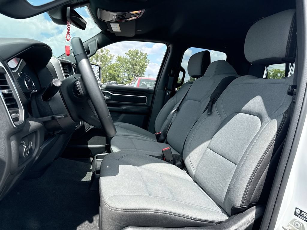 Used 2024 RAM 1500 Big Horn AWD/4WD image 11