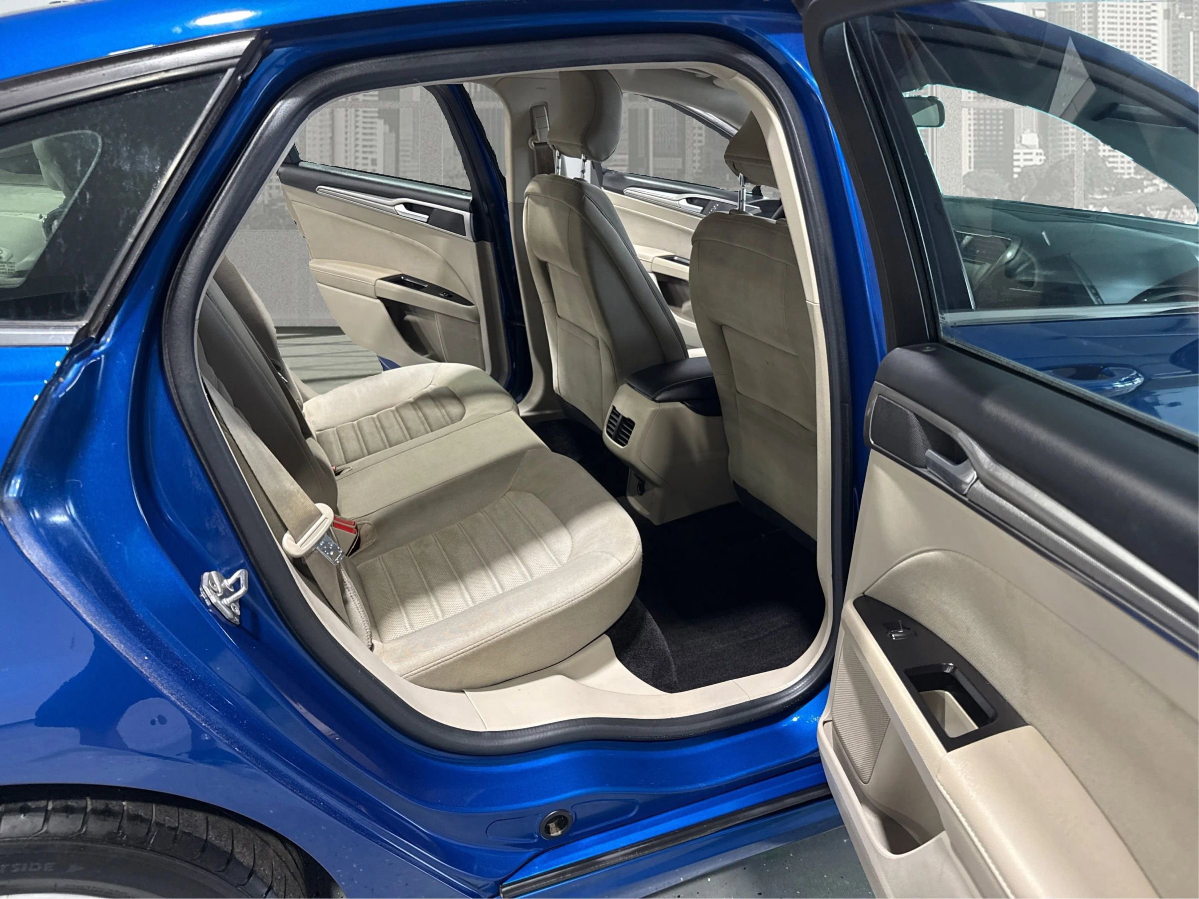 Used 2017 Ford Fusion SE w/ Fusion SE Technology Package image 13