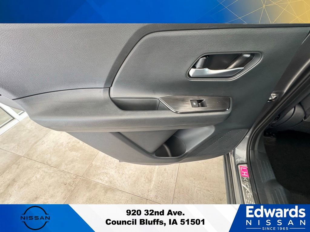 New 2025 Nissan Kicks SV w/ SV Premium Package AWD/4WD image 15