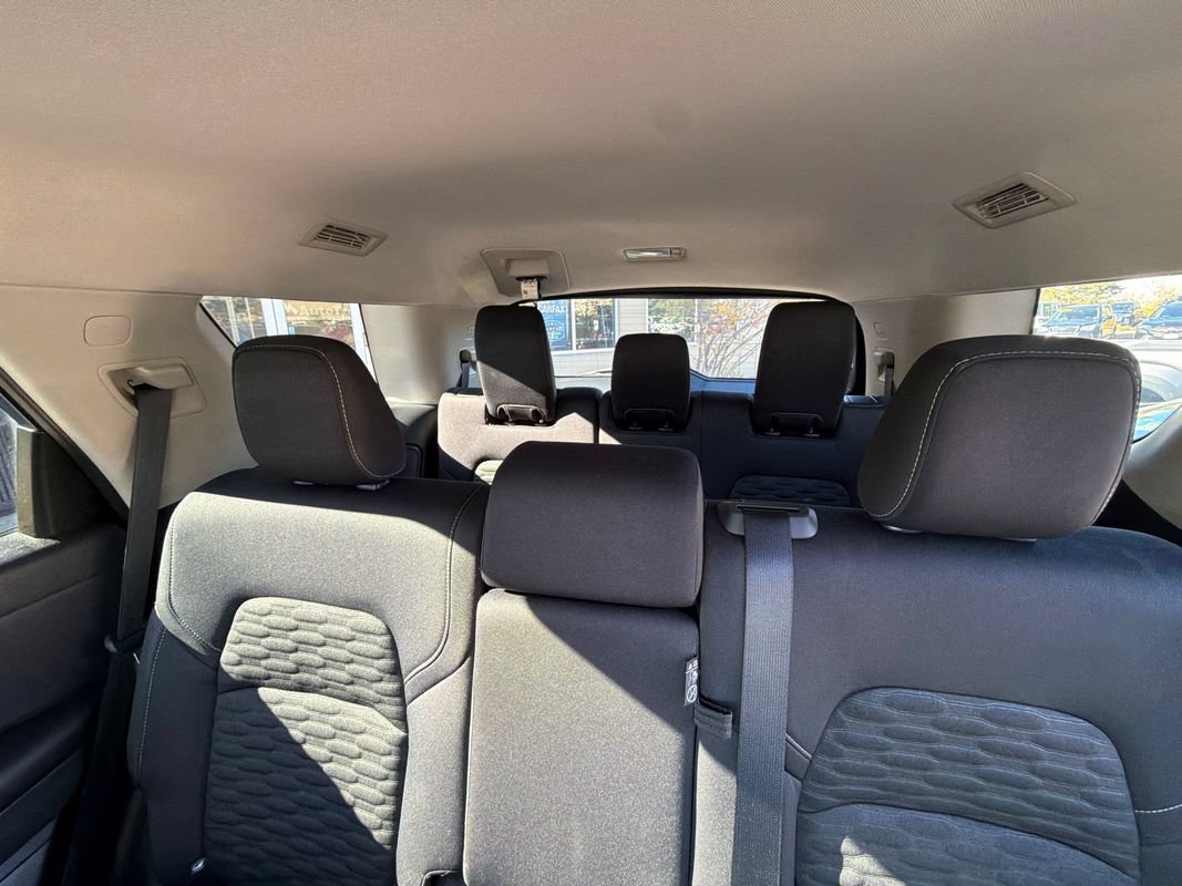 Used 2022 Nissan Pathfinder SV AWD/4WD image 21