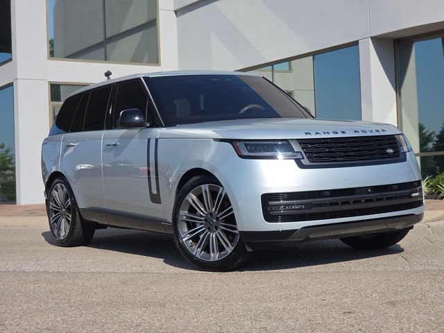Used 2023 Land Rover Range Rover SE AWD/4WD image 2