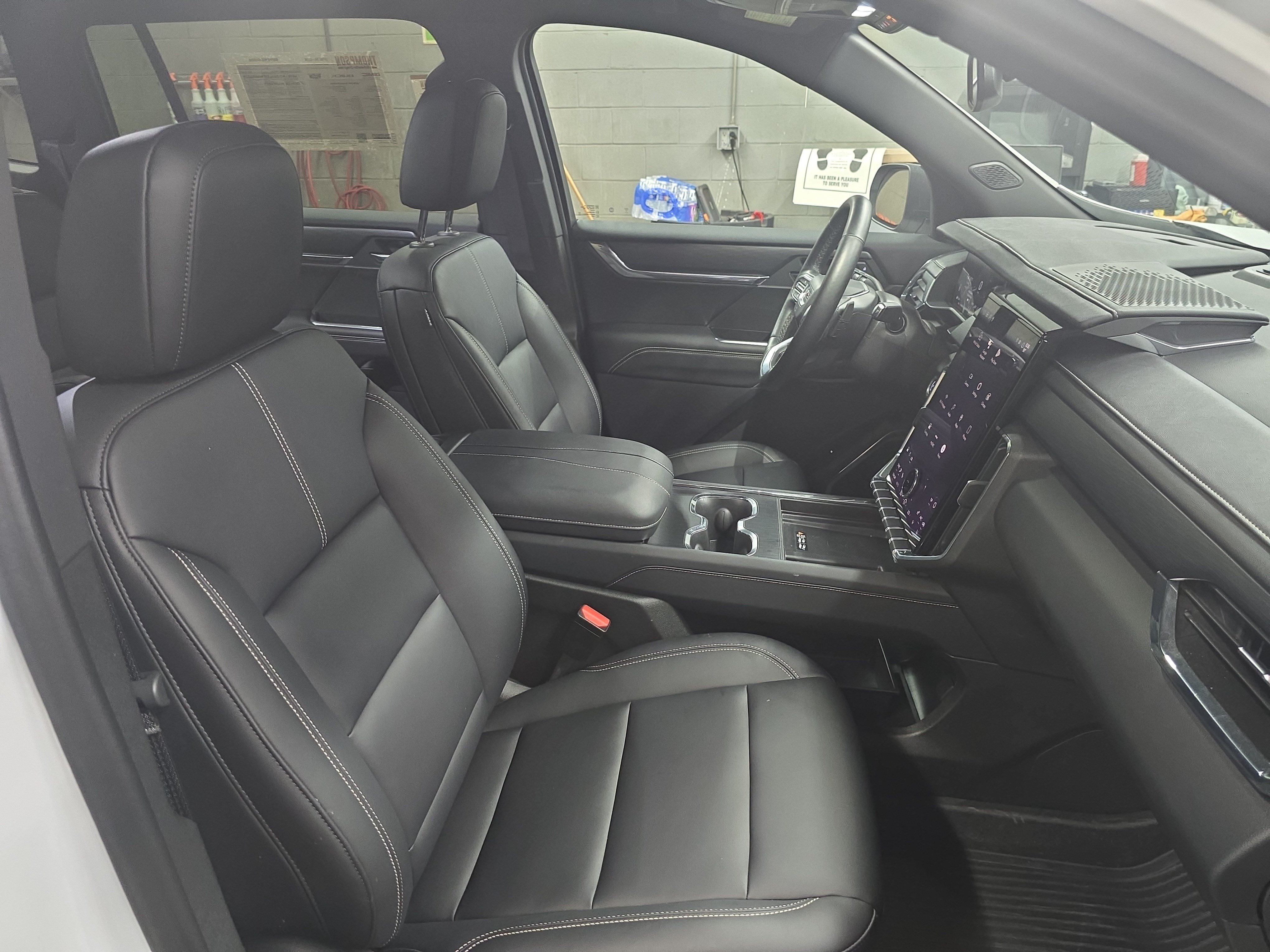 Used 2024 GMC Acadia Elevation FWD image 10