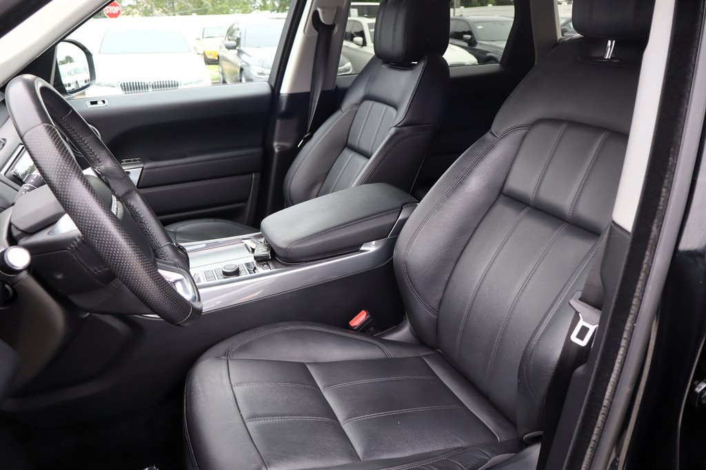 Used 2018 Land Rover Range Rover Sport SE AWD/4WD image 24
