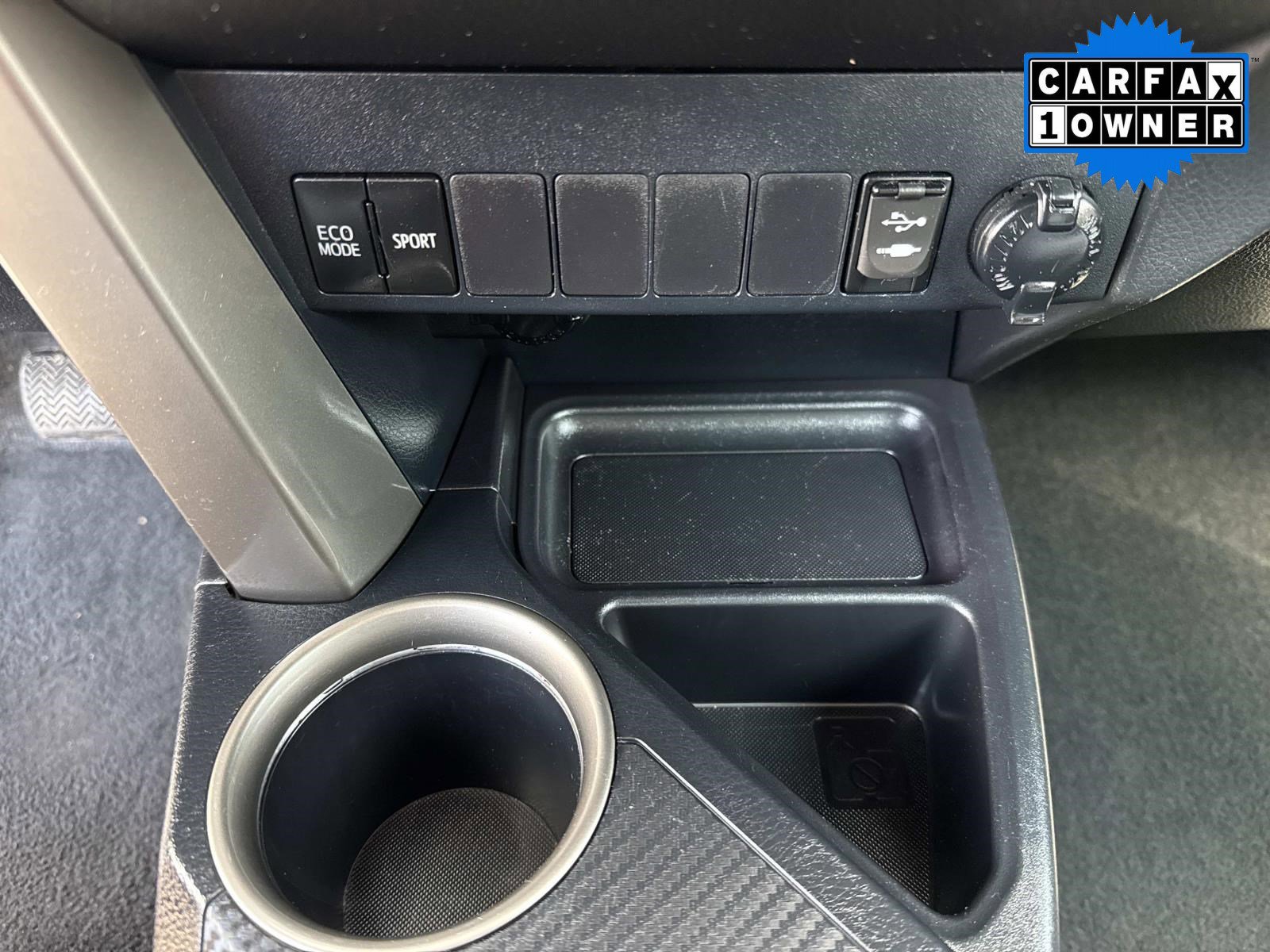 Used 2015 Toyota RAV4 XLE image 28